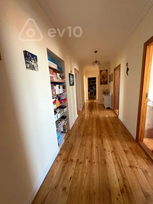 Satılır 5 otaqlı köhnə tikili 95 m²