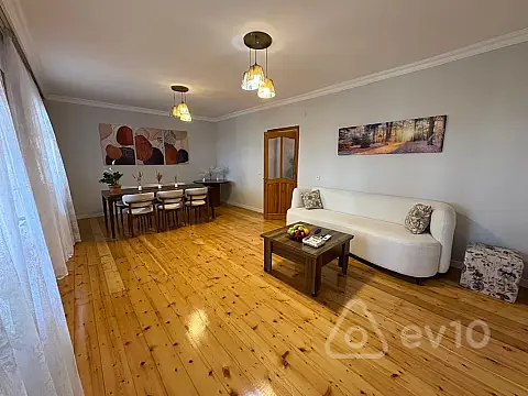 Satılır 5 otaqlı köhnə tikili 95 m²