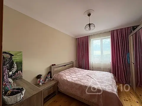 Satılır 5 otaqlı köhnə tikili 95 m²