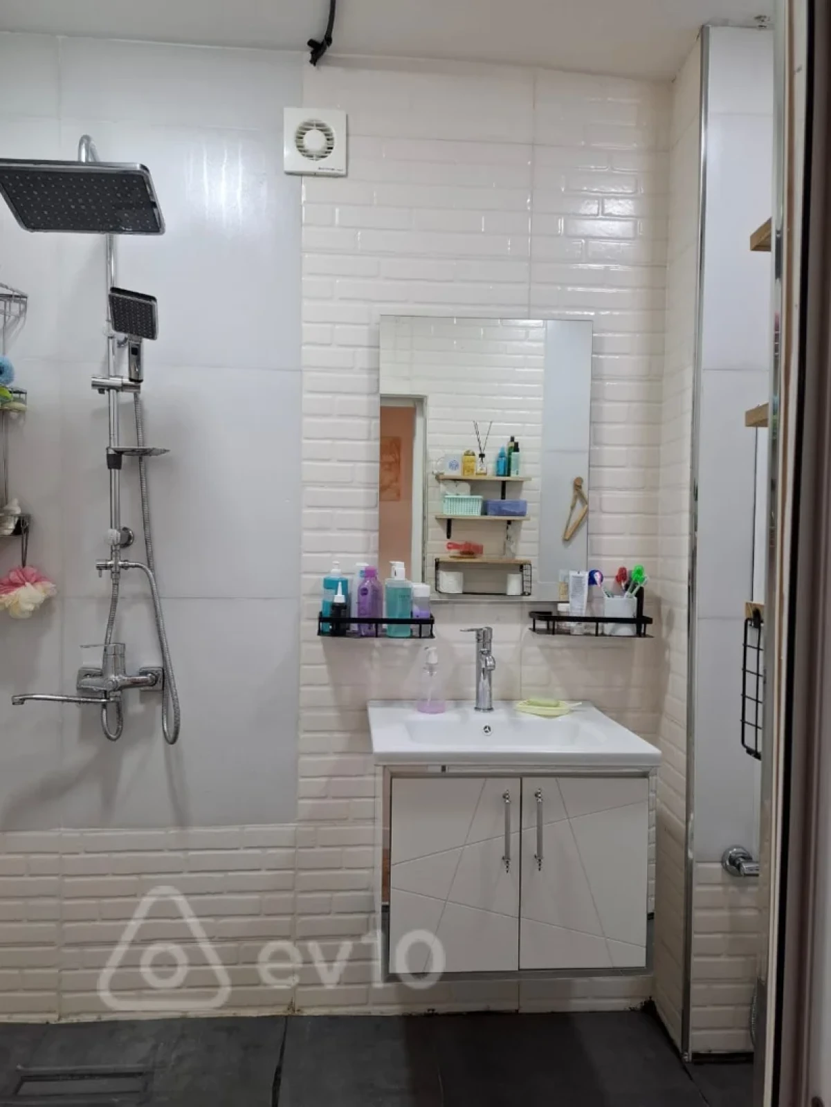 Satılır 5 otaqlı köhnə tikili 95 m²