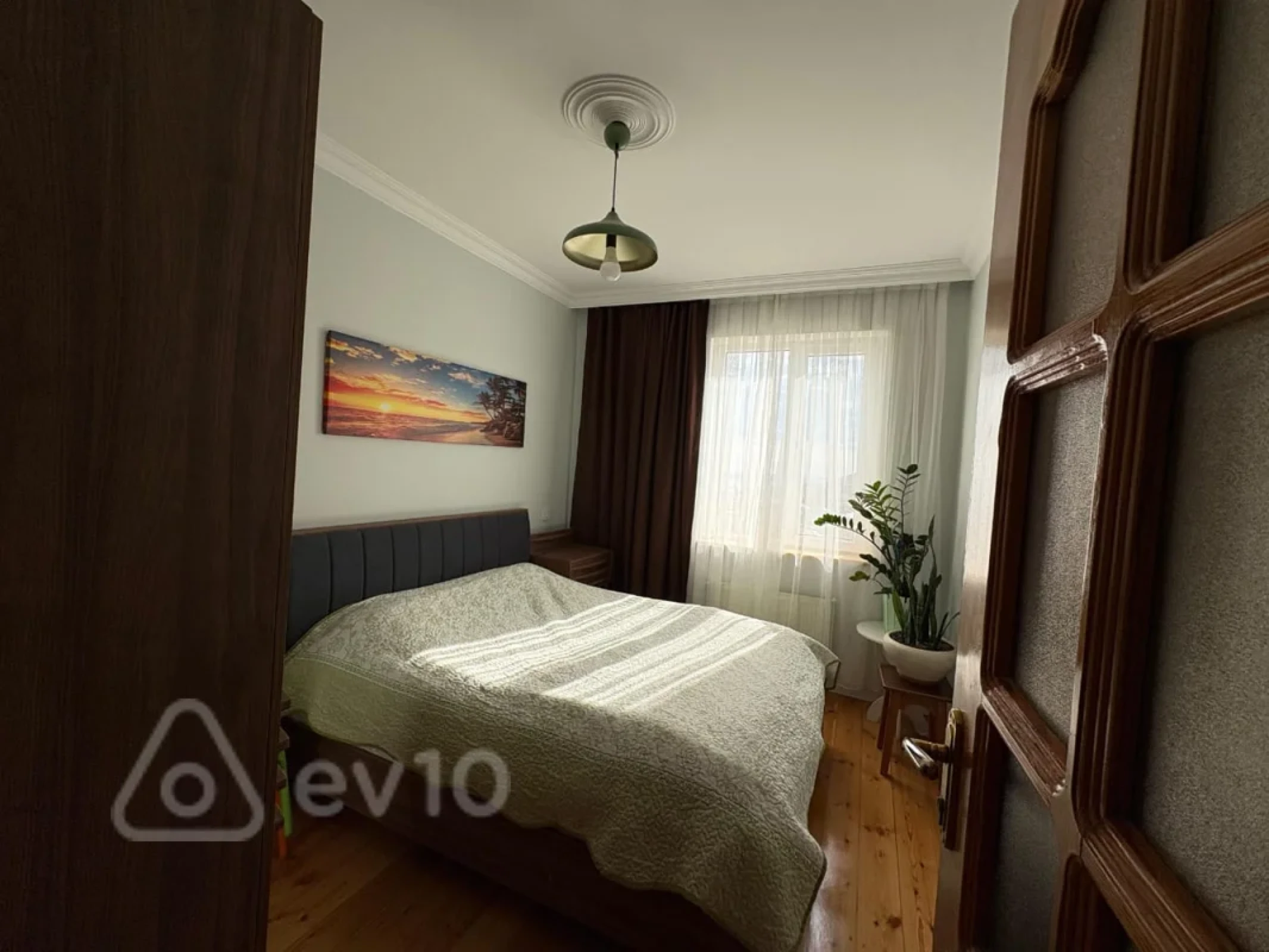 Satılır 5 otaqlı köhnə tikili 95 m²