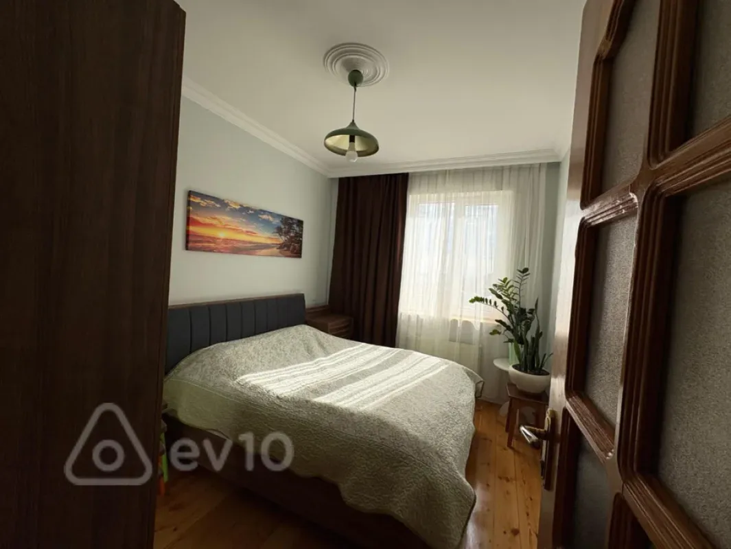 Satılır 5 otaqlı köhnə tikili 95 m²