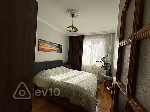 Satılır 5 otaqlı köhnə tikili 95 m²