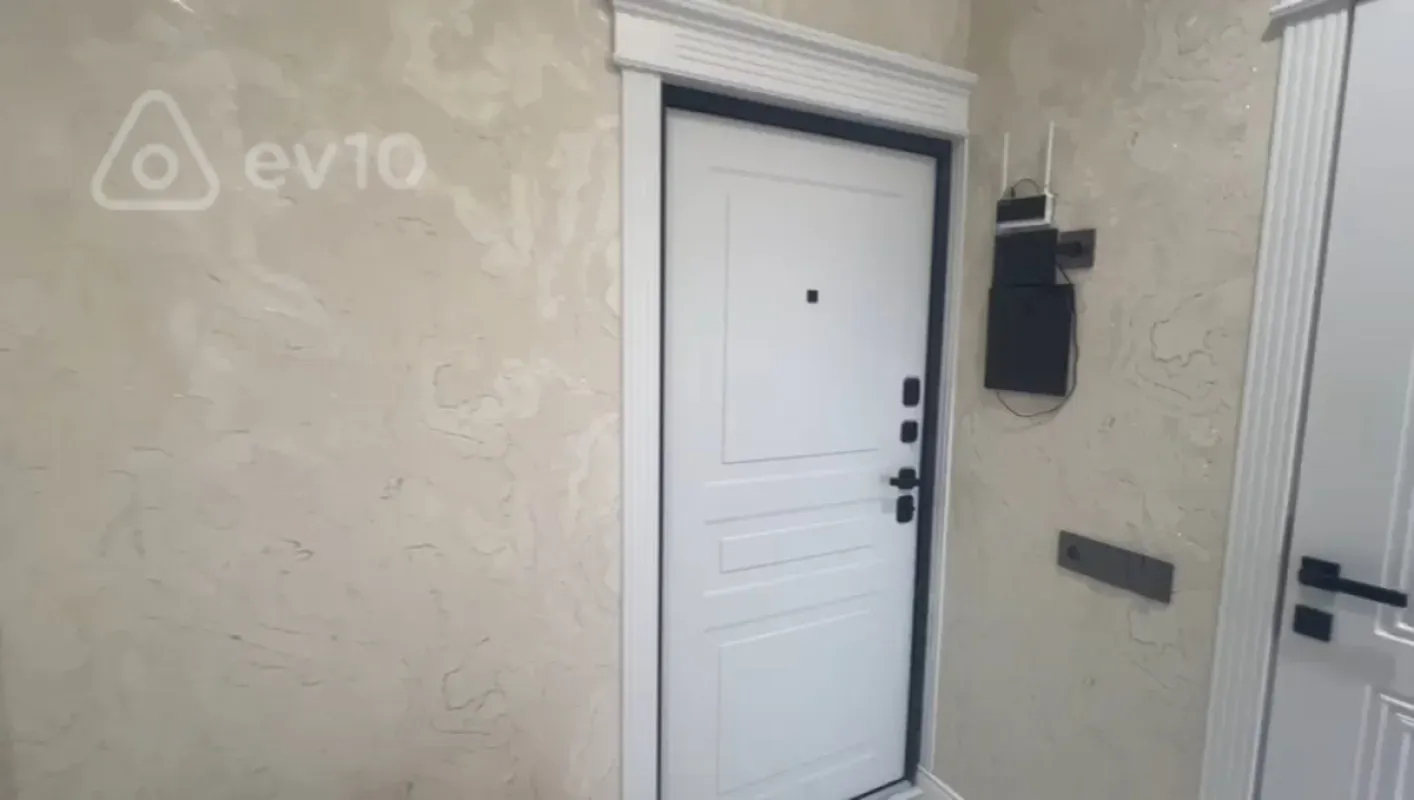 Kirayə verilir 2 otaqlı yeni tikili 67 m²