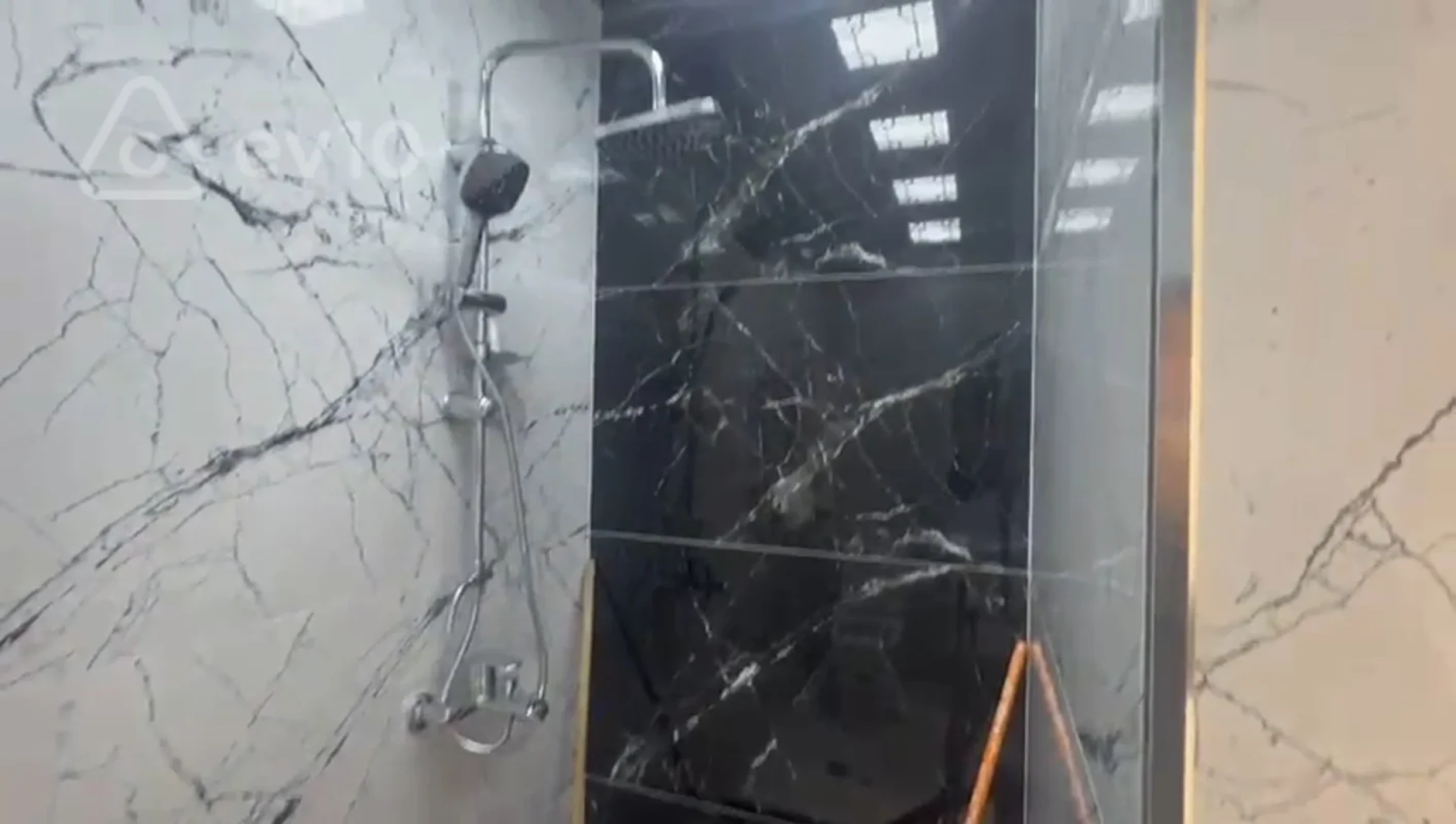 Kirayə verilir 2 otaqlı yeni tikili 67 m²