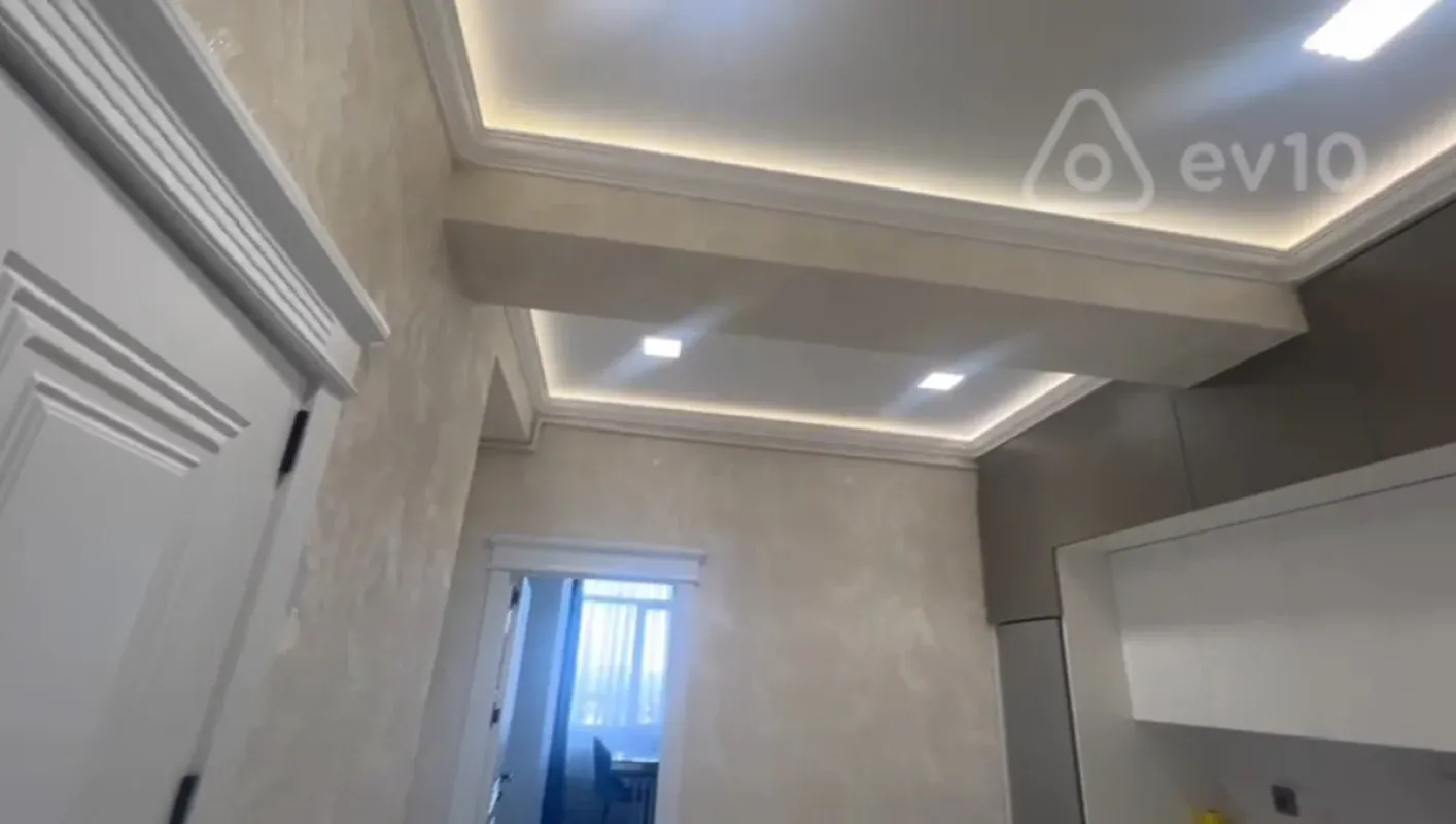 Kirayə verilir 2 otaqlı yeni tikili 67 m²