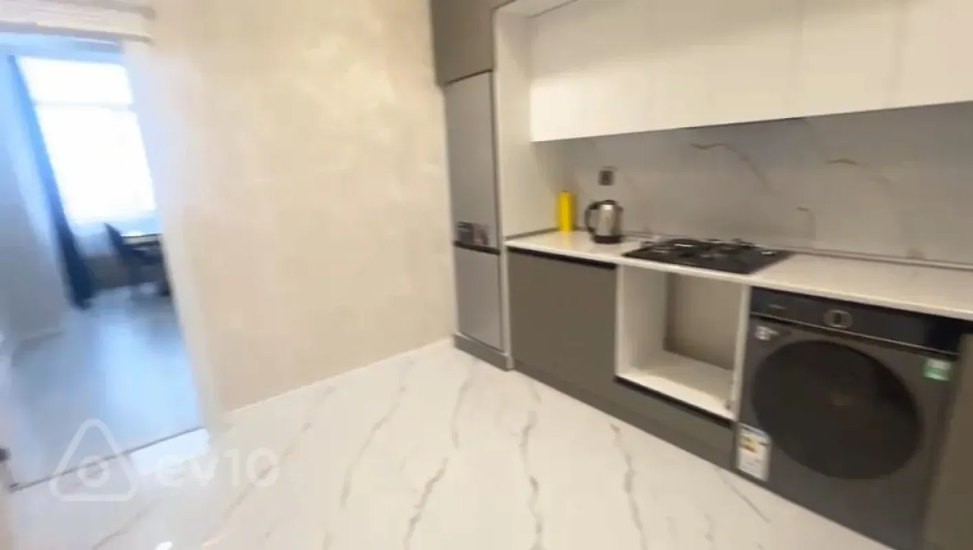 Kirayə verilir 2 otaqlı yeni tikili 67 m²