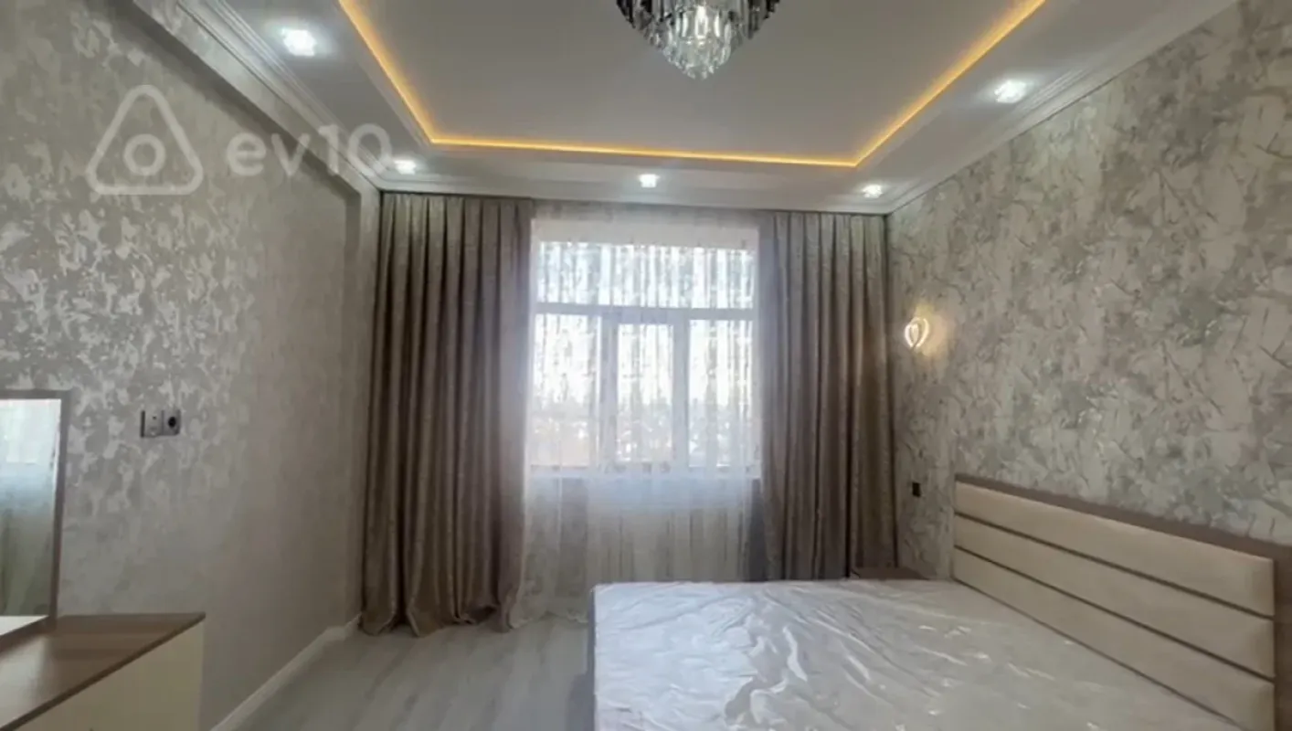 Kirayə verilir 2 otaqlı yeni tikili 67 m²