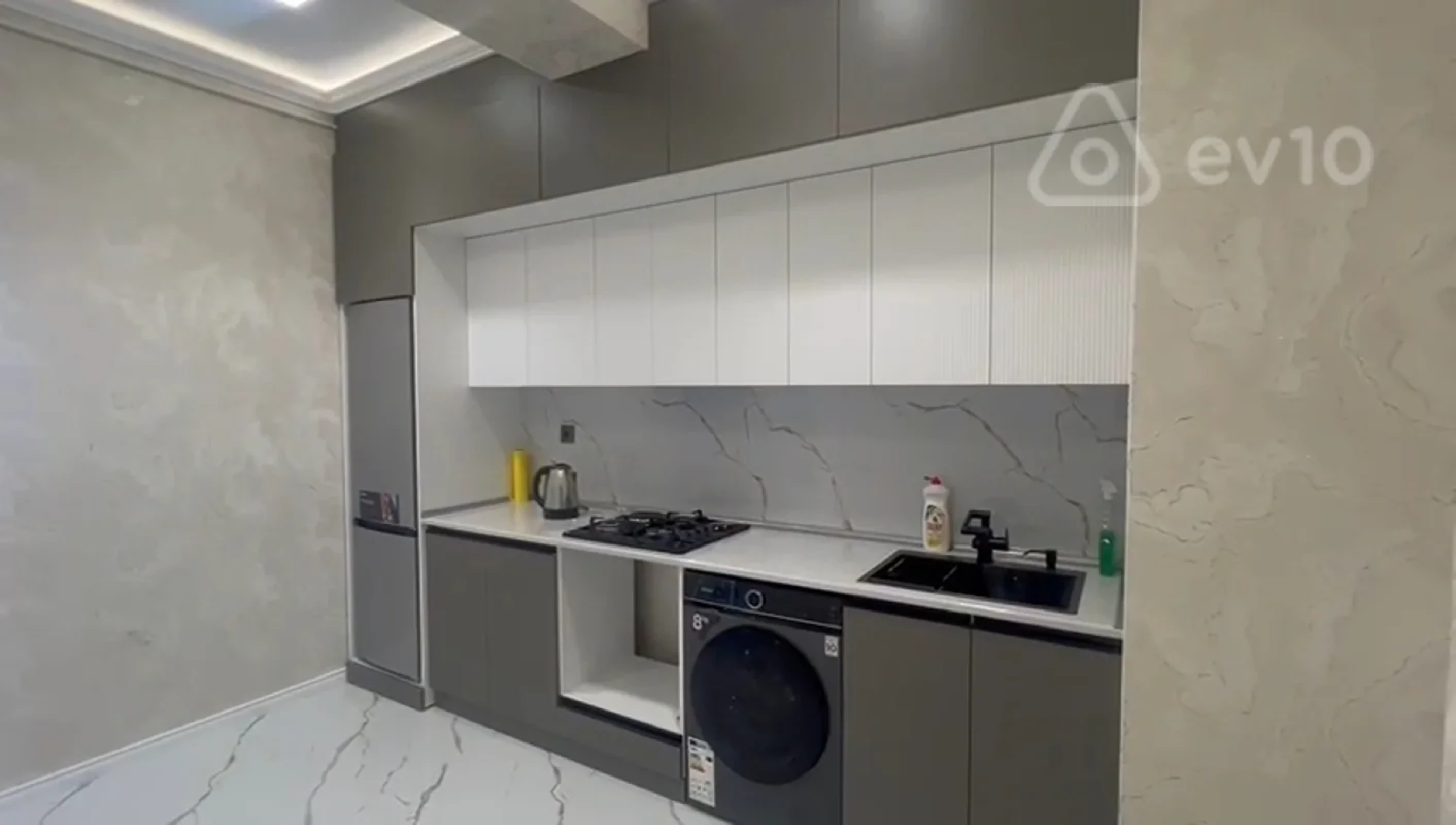 Kirayə verilir 2 otaqlı yeni tikili 67 m²