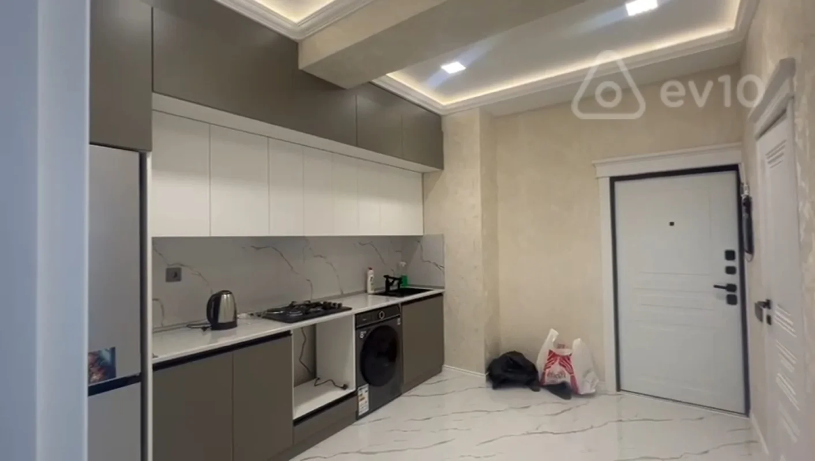 Kirayə verilir 2 otaqlı yeni tikili 67 m²
