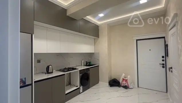 Kirayə verilir 2 otaqlı yeni tikili 67 m²