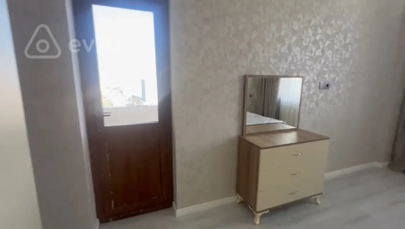 Kirayə verilir 2 otaqlı yeni tikili 67 m²