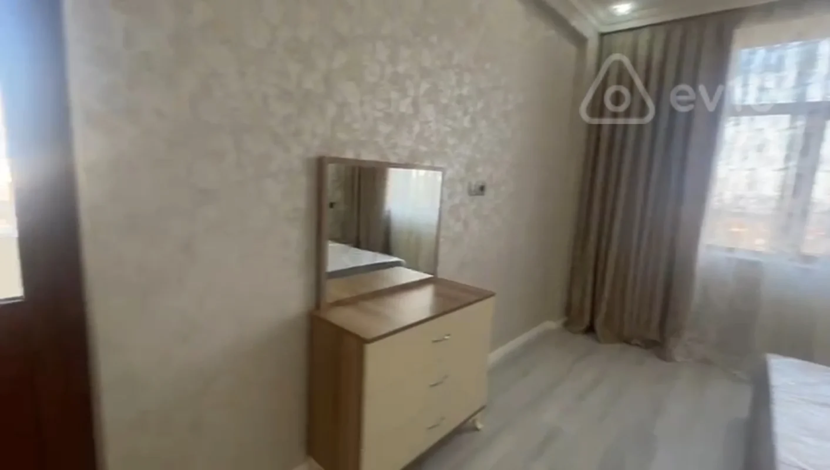 Kirayə verilir 2 otaqlı yeni tikili 67 m²