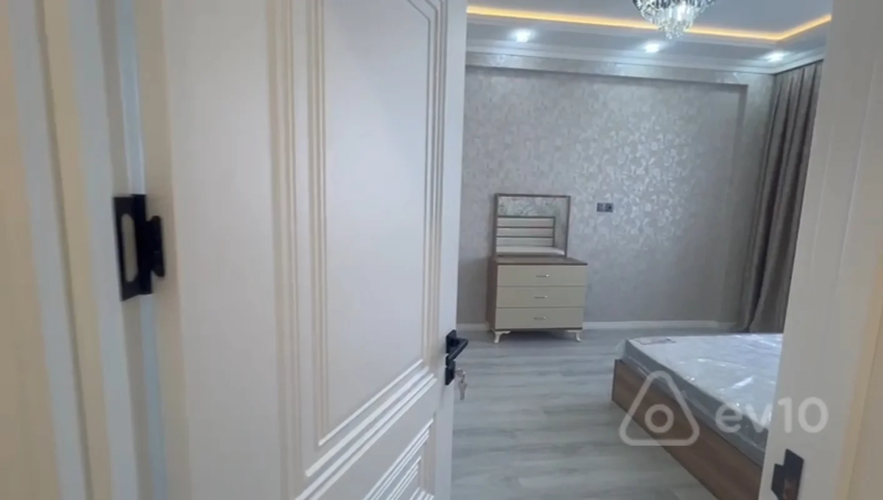 Kirayə verilir 2 otaqlı yeni tikili 67 m²