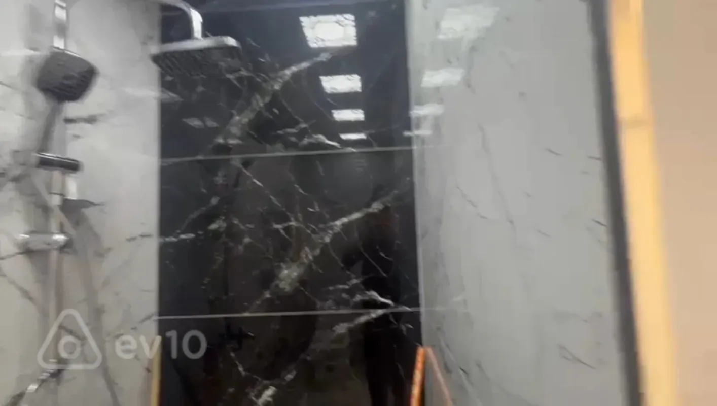 Kirayə verilir 2 otaqlı yeni tikili 67 m²