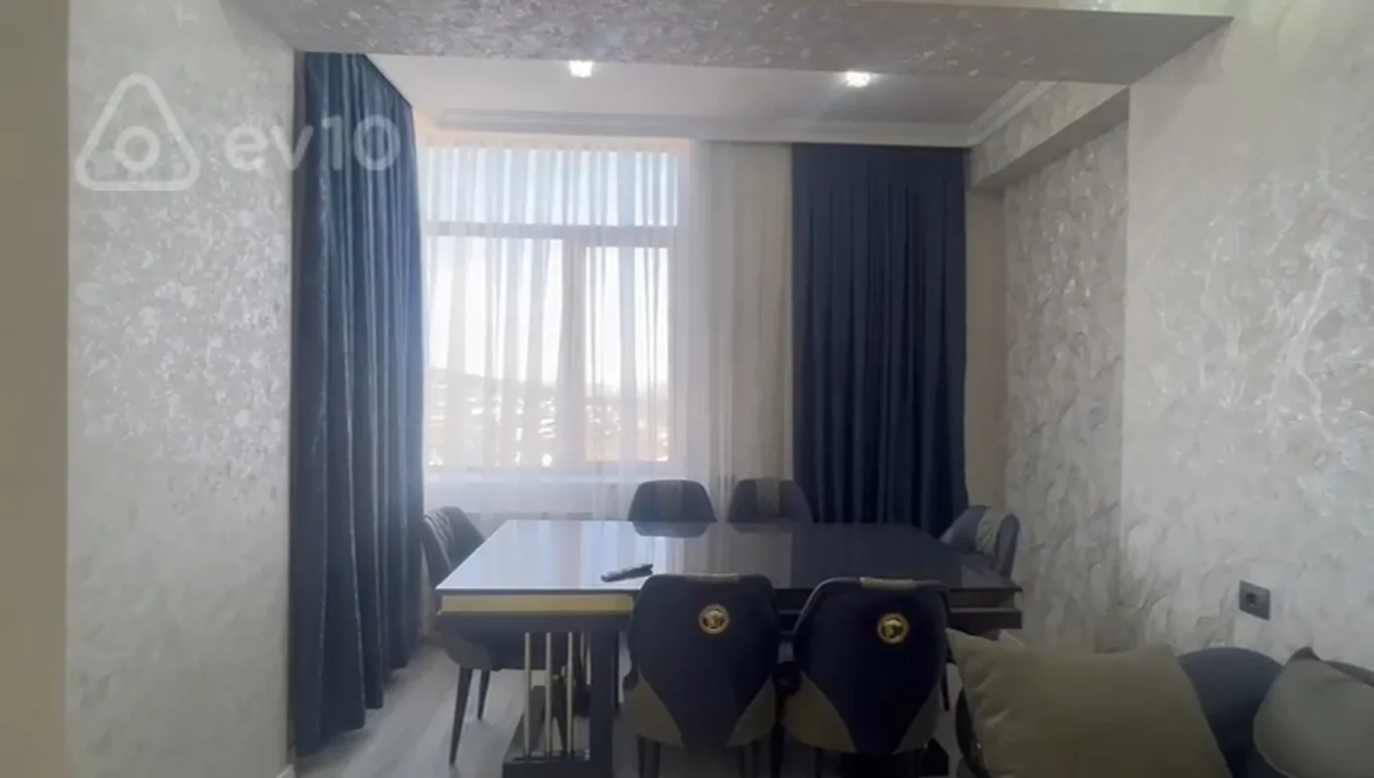 Kirayə verilir 2 otaqlı yeni tikili 67 m²