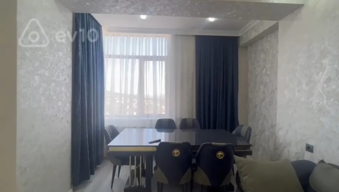 Kirayə verilir 2 otaqlı yeni tikili 67 m²