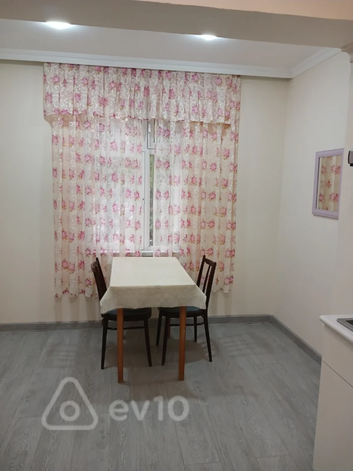 Kirayə verilir 2 otaqlı yeni tikili 60 m²