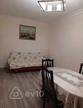 Kirayə verilir 2 otaqlı yeni tikili 60 m²