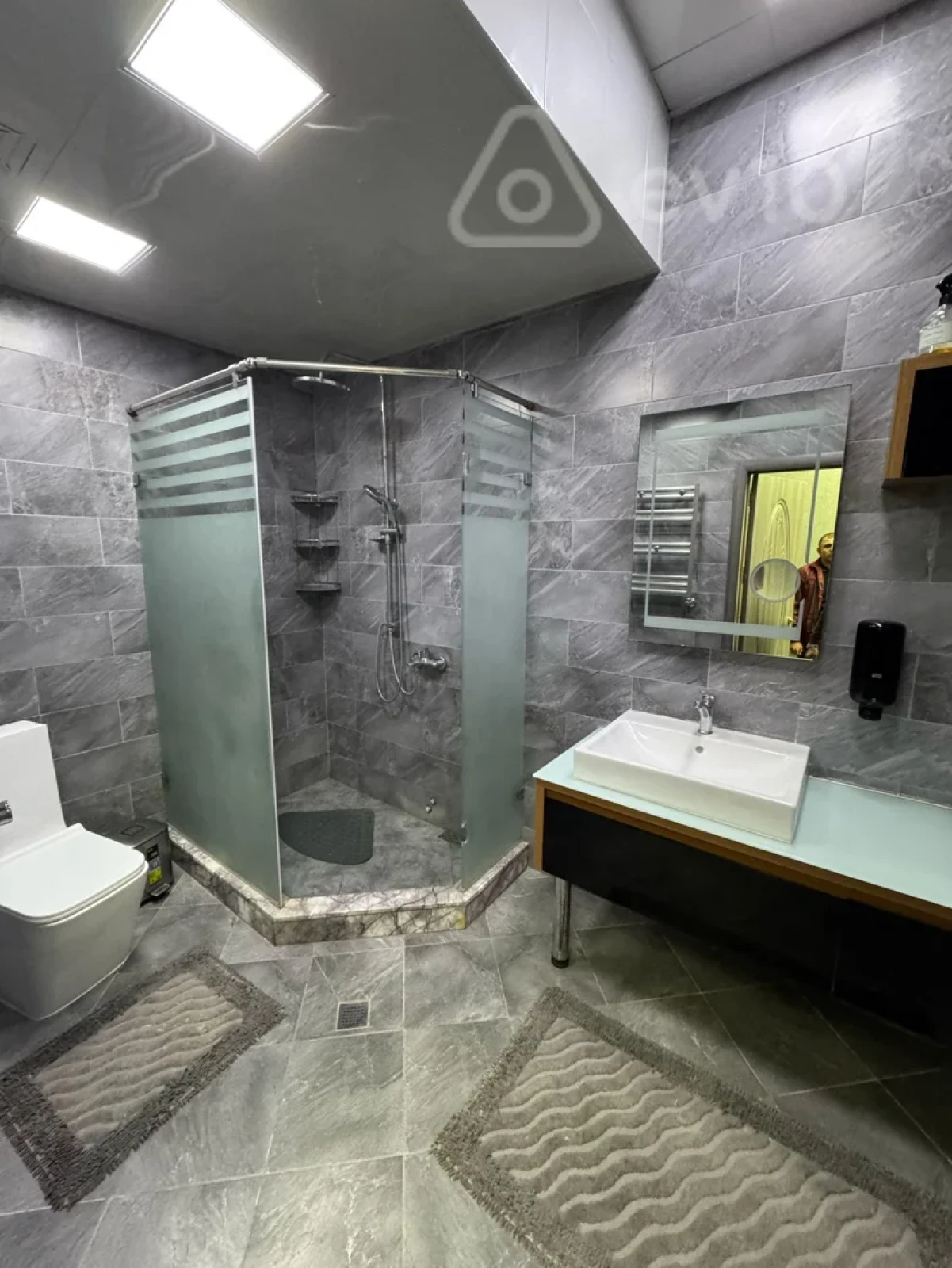 Kirayə verilir 3 otaqlı yeni tikili 130 m²