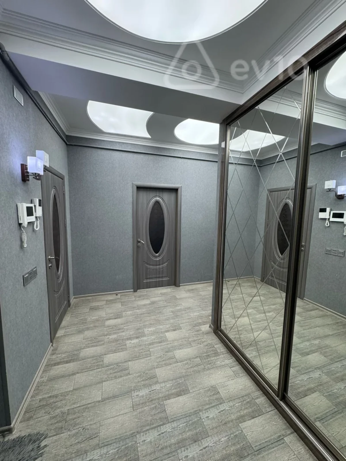 Kirayə verilir 3 otaqlı yeni tikili 130 m²