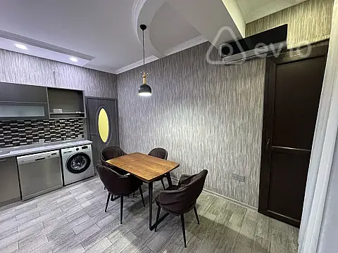 Kirayə verilir 3 otaqlı yeni tikili 130 m²