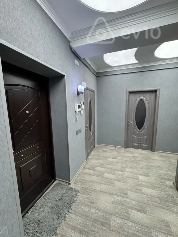 Kirayə verilir 3 otaqlı yeni tikili 130 m²