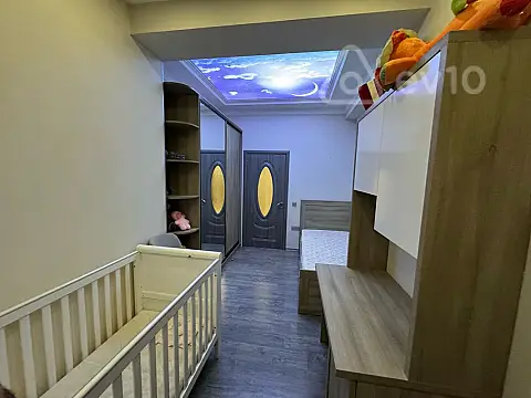 Kirayə verilir 3 otaqlı yeni tikili 130 m²