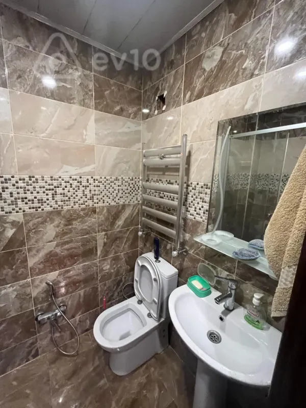 Kirayə verilir 2 otaqlı yeni tikili 50 m²