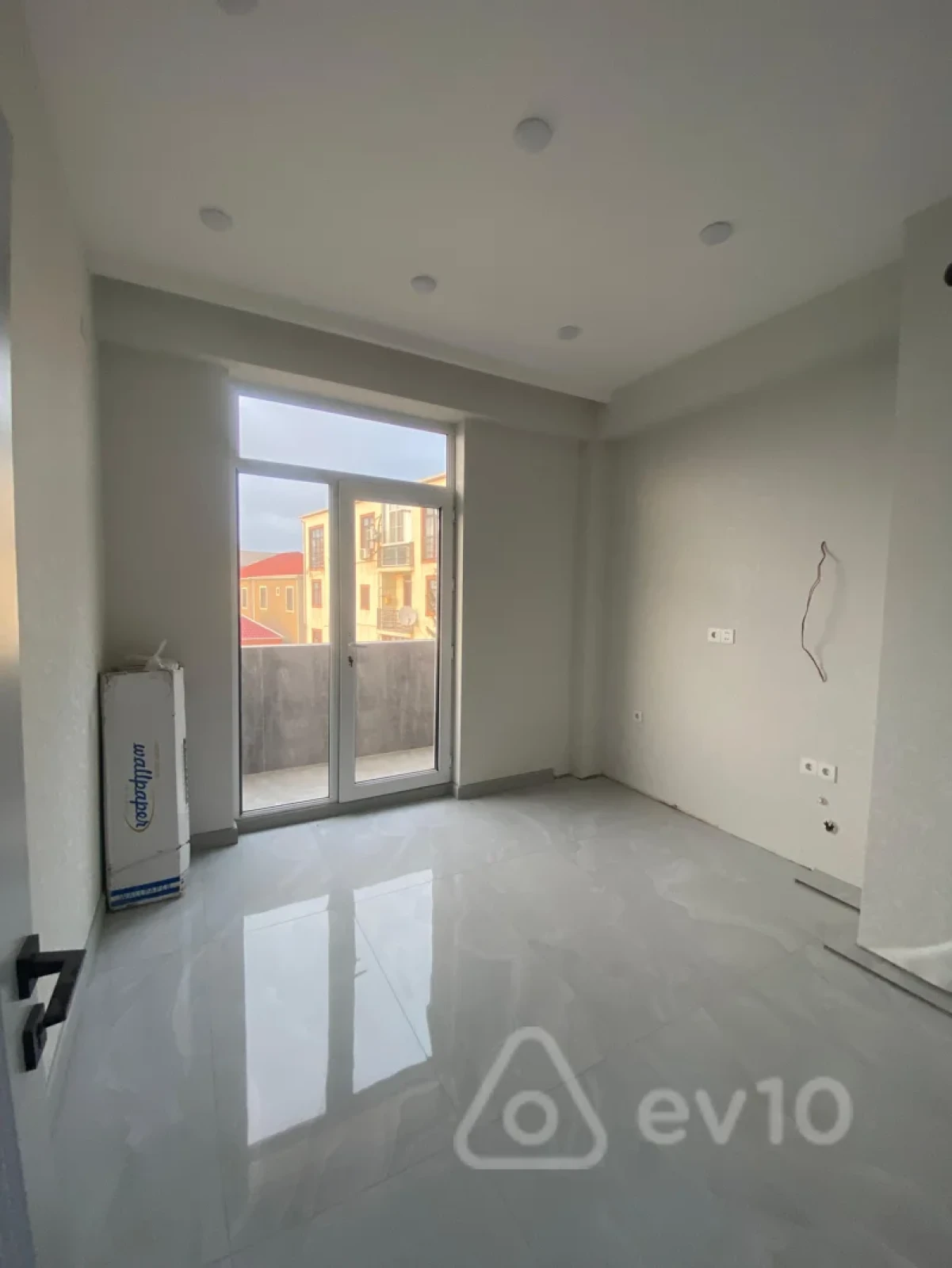 Satılır 3 otaqlı yeni tikili 83.7 m²
