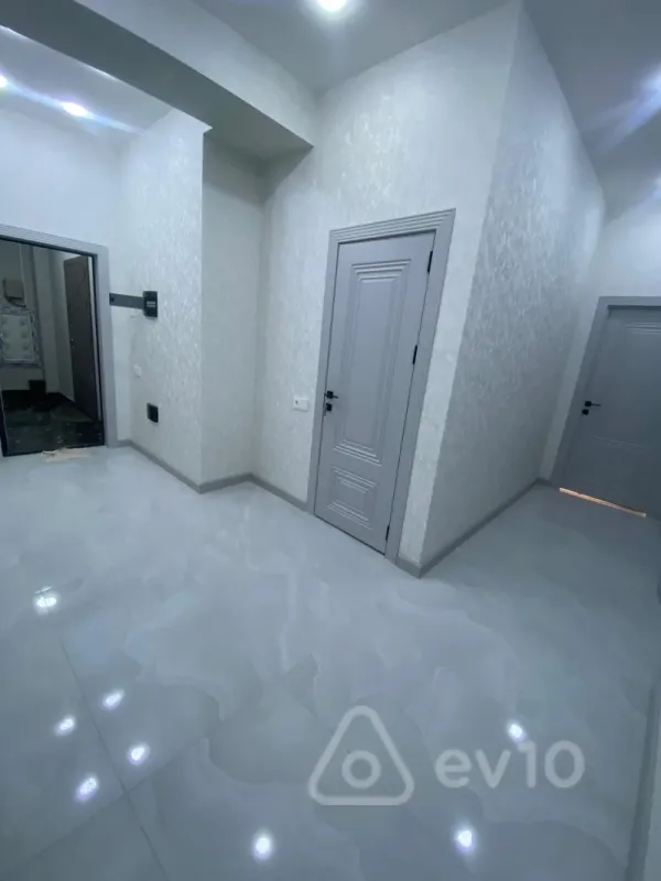 Satılır 3 otaqlı yeni tikili 83.7 m²