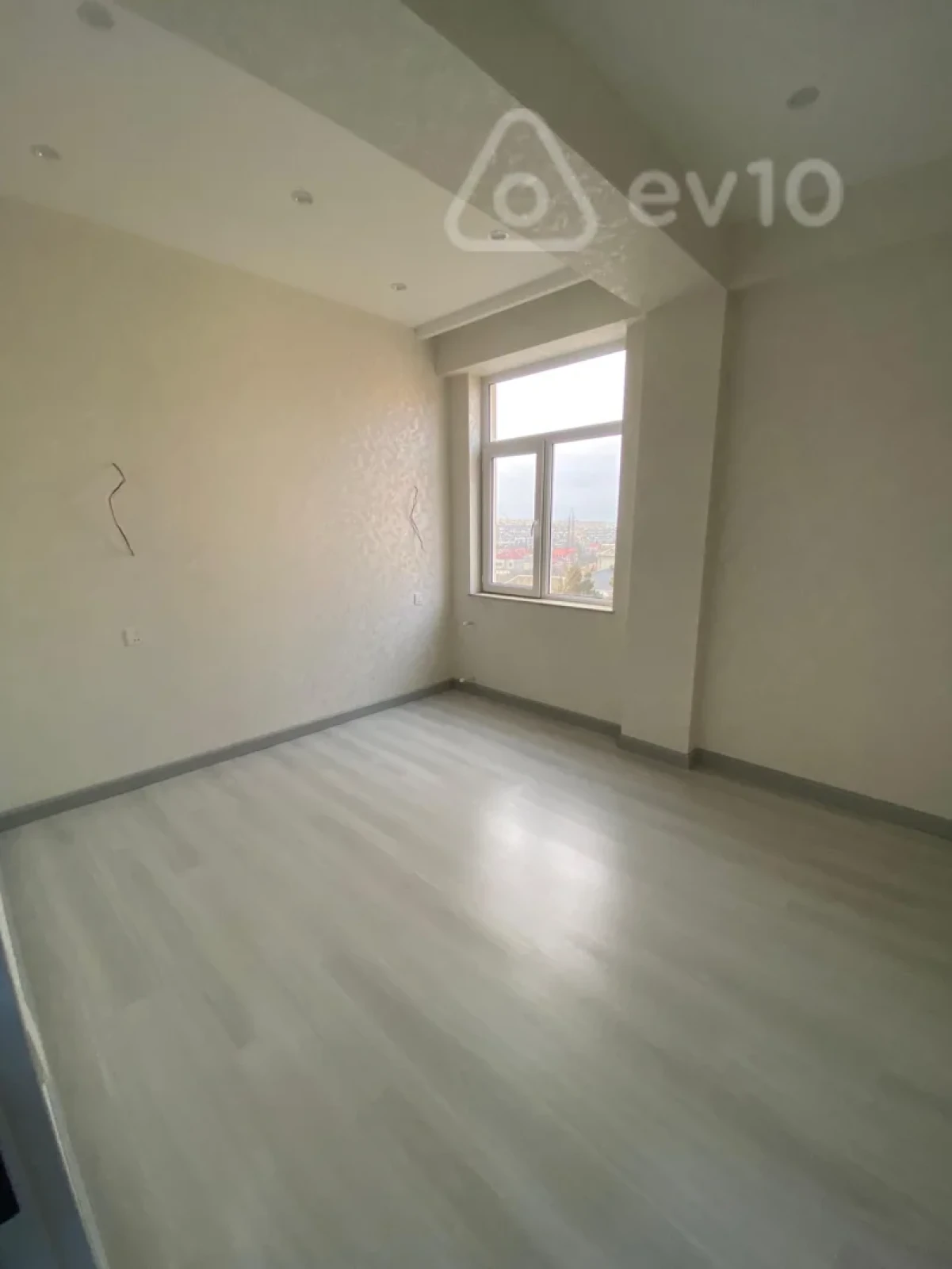 Satılır 3 otaqlı yeni tikili 83.7 m²