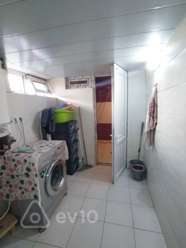 Satılır 7 otaqlı həyət evi 260 m²