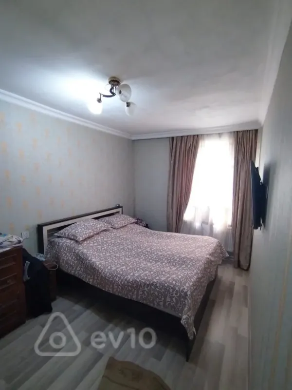 Satılır 7 otaqlı həyət evi 260 m²