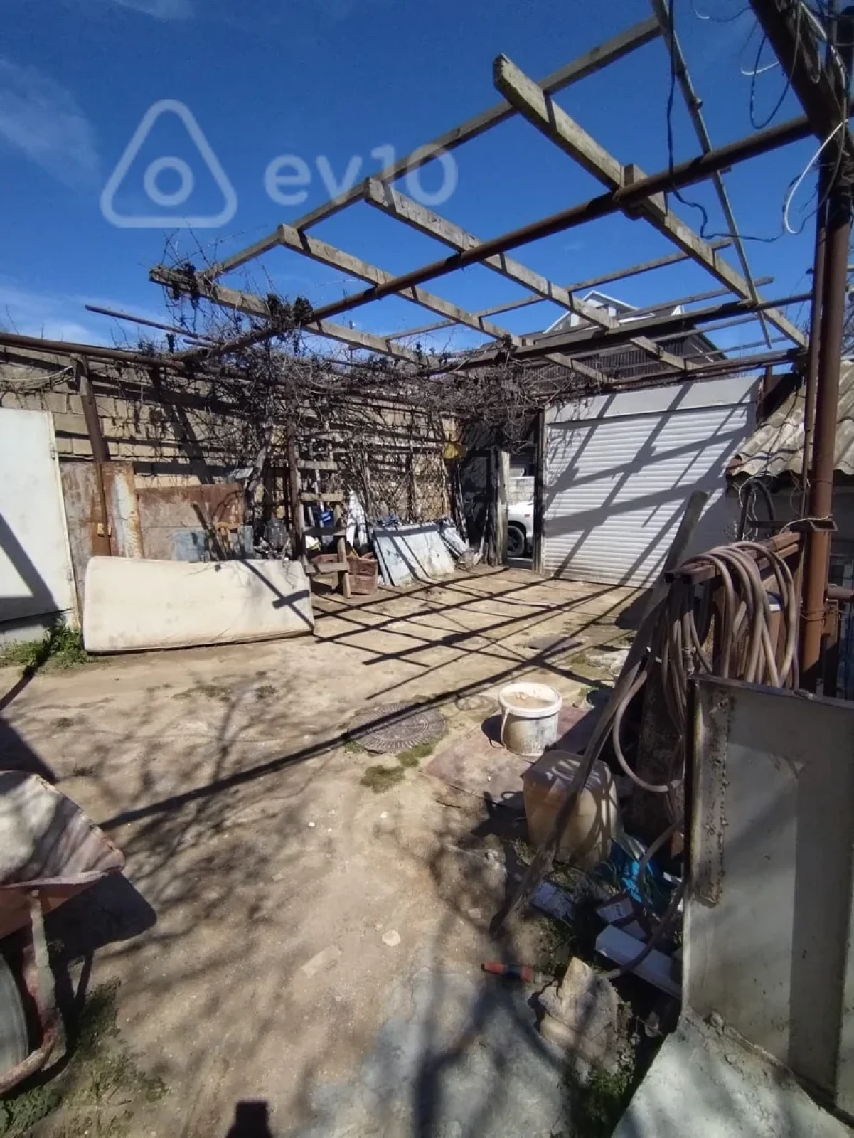 Satılır 7 otaqlı həyət evi 260 m²