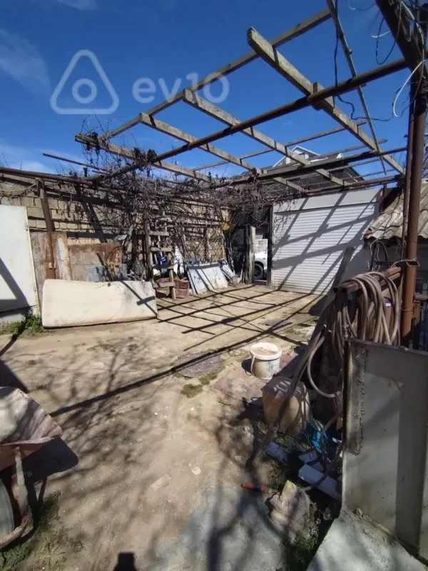 Satılır 7 otaqlı həyət evi 260 m²