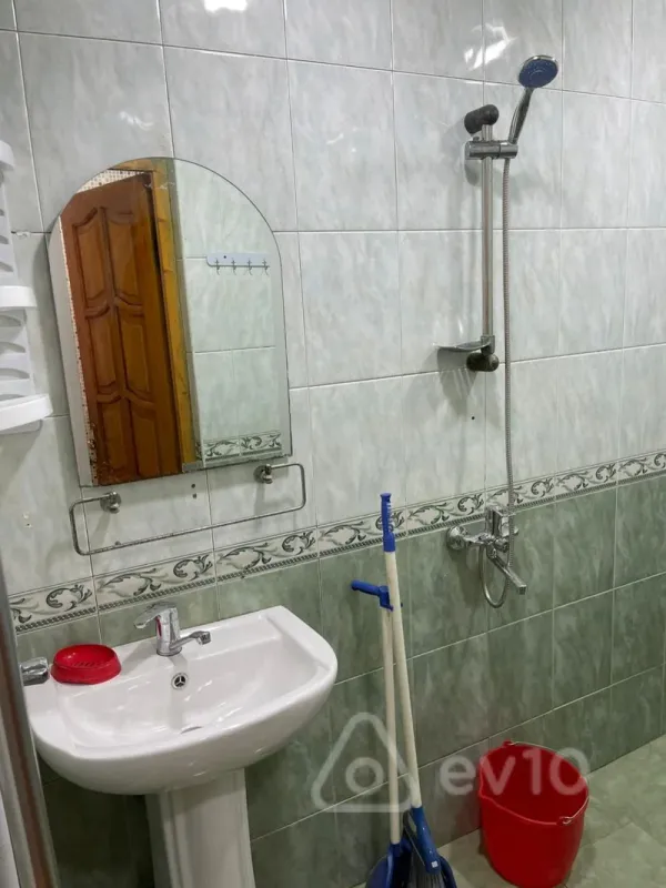 Kirayə verilir 3 otaqlı köhnə tikili 46 m²