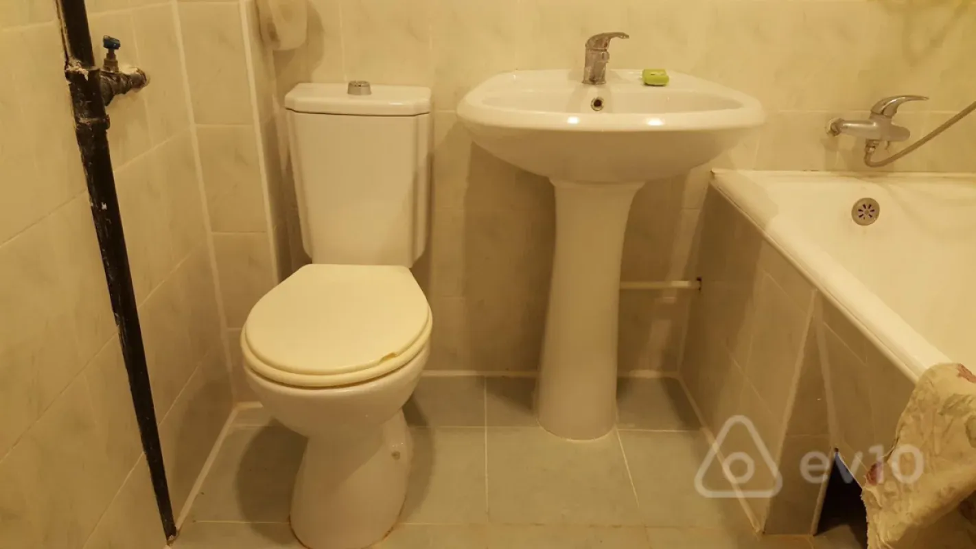 Kirayə verilir 2 otaqlı köhnə tikili 50 m²