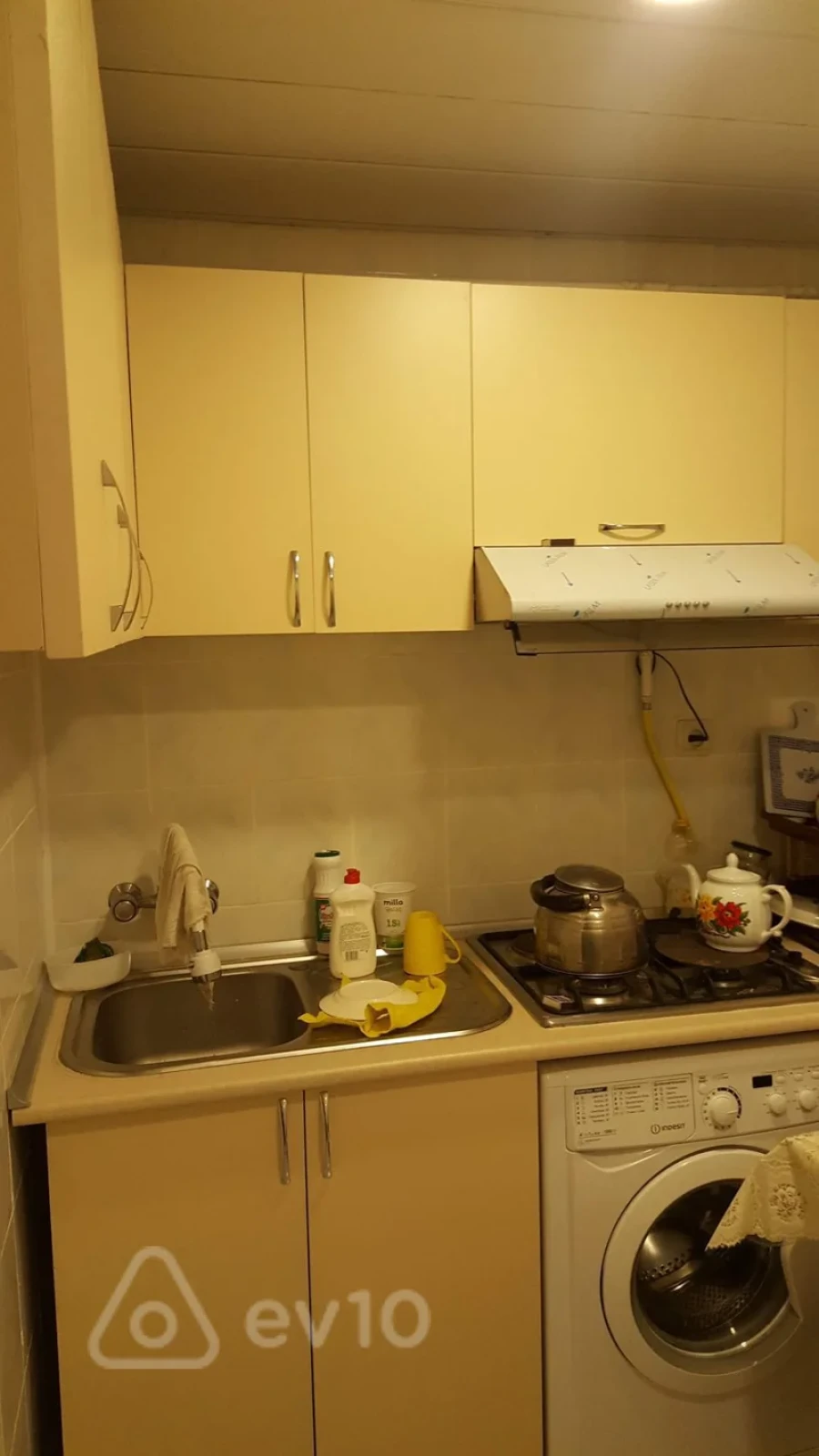 Kirayə verilir 2 otaqlı köhnə tikili 50 m²