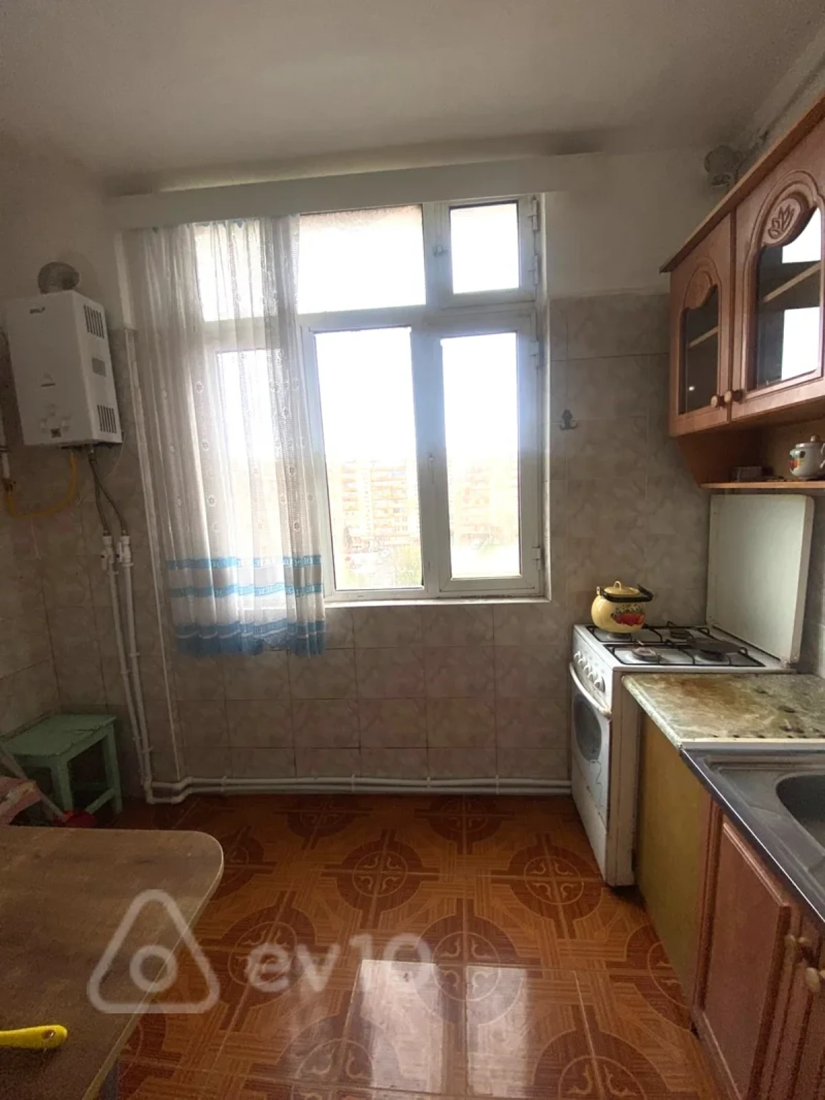 Kirayə verilir 2 otaqlı köhnə tikili 59 m²