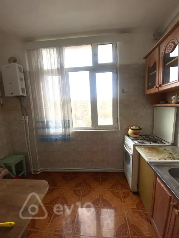 Kirayə verilir 2 otaqlı köhnə tikili 59 m²