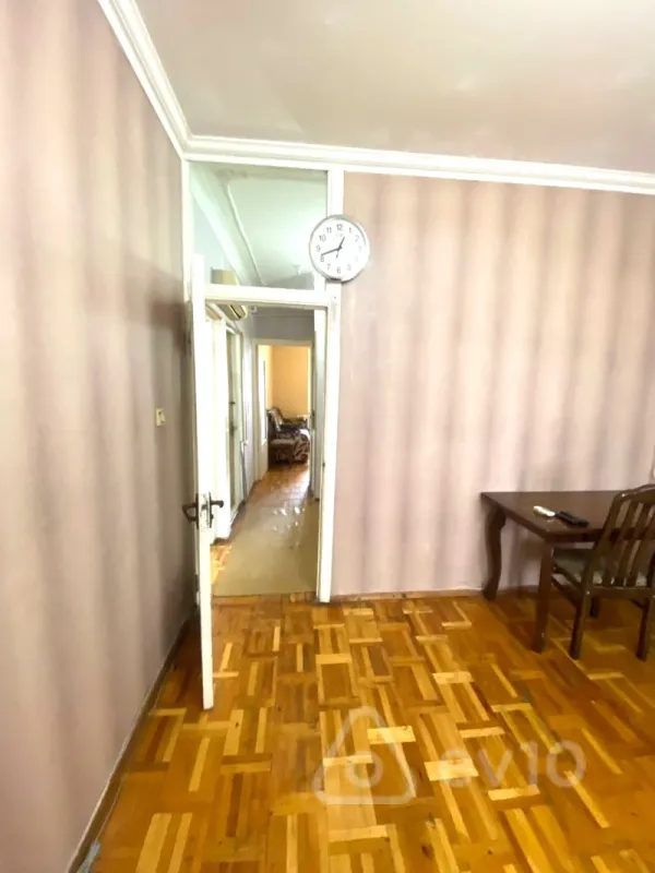 Kirayə verilir 2 otaqlı köhnə tikili 59 m²