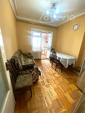 Kirayə verilir 2 otaqlı köhnə tikili 59 m²