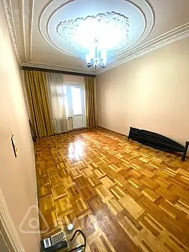Kirayə verilir 2 otaqlı köhnə tikili 59 m²
