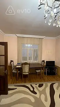 Satılır 6 otaqlı həyət evi 260 m²