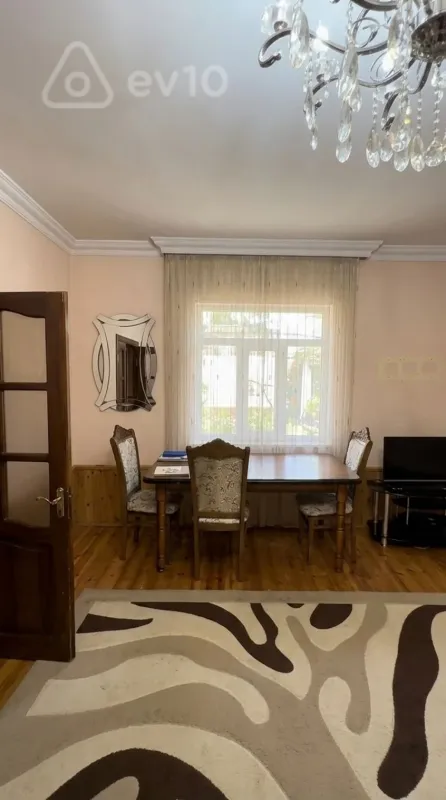 Satılır 6 otaqlı həyət evi 260 m²