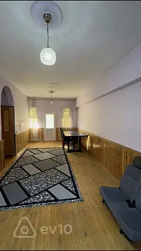 Satılır 6 otaqlı həyət evi 260 m²