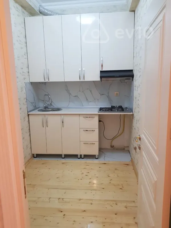 Kirayə verilir 3 otaqlı yeni tikili 65 m²