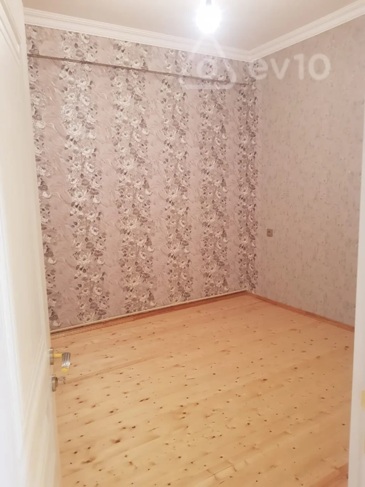 Kirayə verilir 3 otaqlı yeni tikili 65 m²