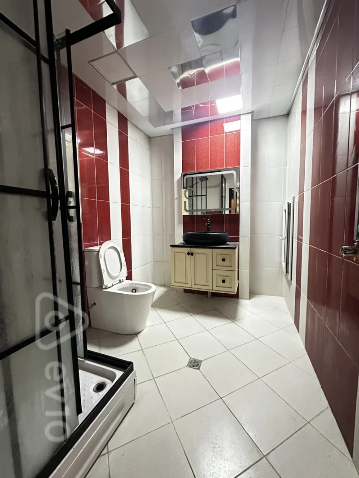 Kirayə verilir 2 otaqlı yeni tikili 75 m²